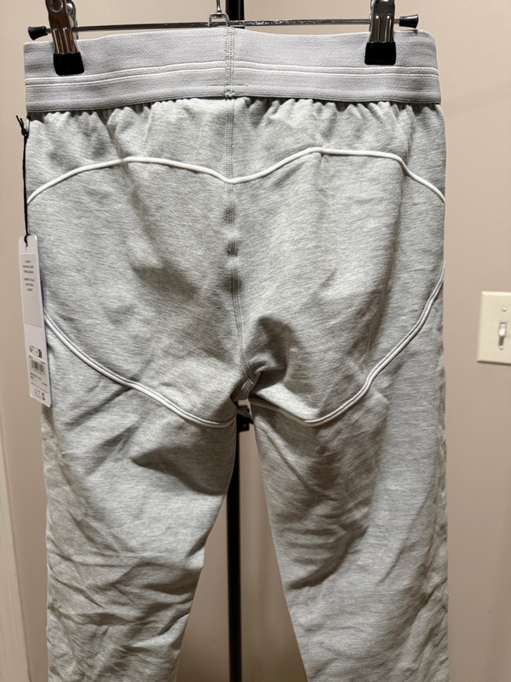 ALO Yoga Alosoft High Waist Heart Throb Leggings in Heather Grey/White:M - Picture 8 of 8